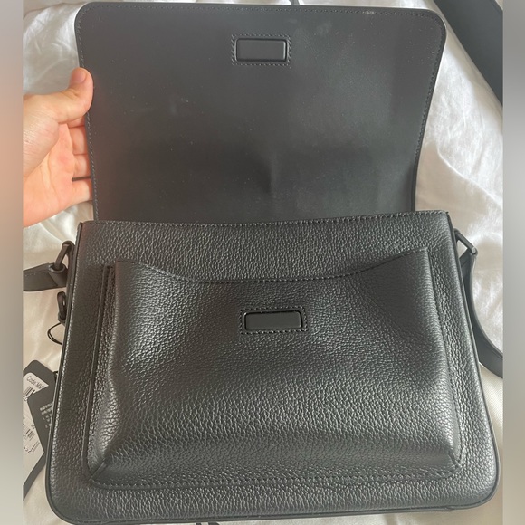 NWT MCM Mens Klassic Leather Small Messenger Bag - Picture 8 of 9